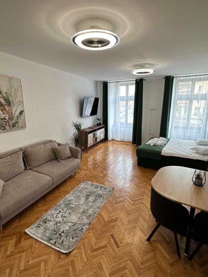 1751 Unter Der Lugenbrucke Apartment *